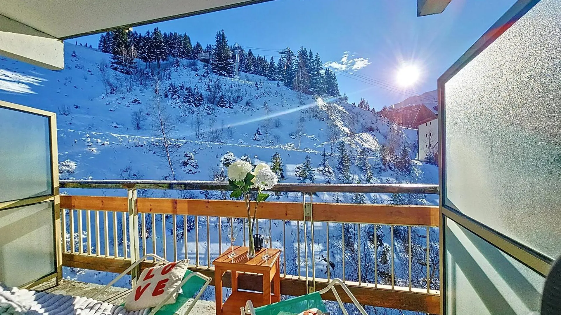 Ferienwohnung Courchevel 1650 Mountain View - Snow Front 2S01